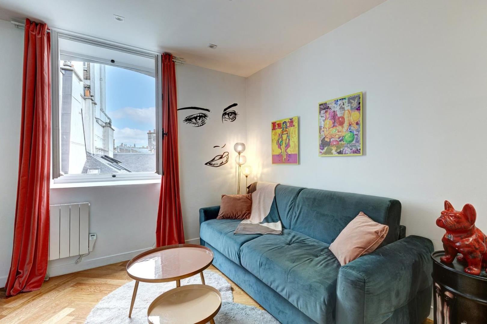 212 Louboutin - Superb In Appartement Parijs