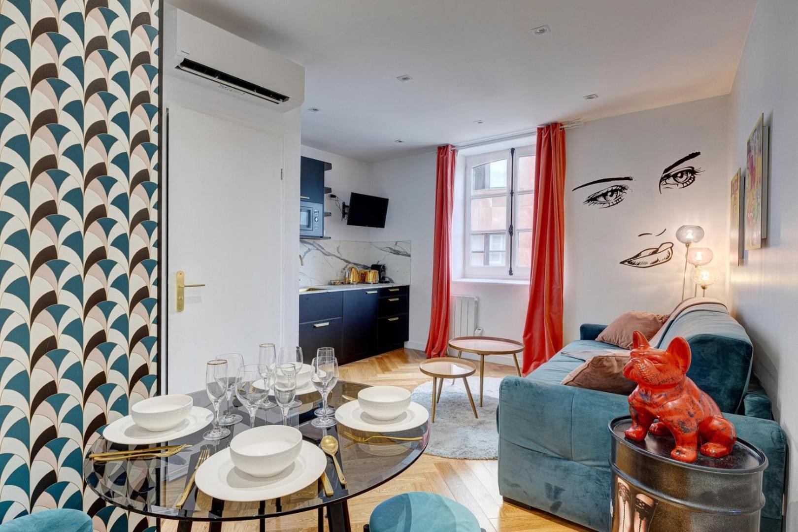 212 Louboutin - Superb In Appartement Parijs